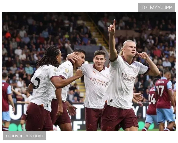 英超新赛季揭幕战打响，拖拉机队迎强敌挑战状态回暖