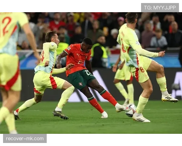 祖比门迪 vs 布斯克茨：后腰传承中的战术角色与比赛控制力对比